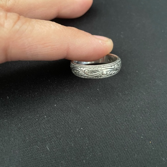 Sterling Silver ring - size 7 - Picture 4 of 4